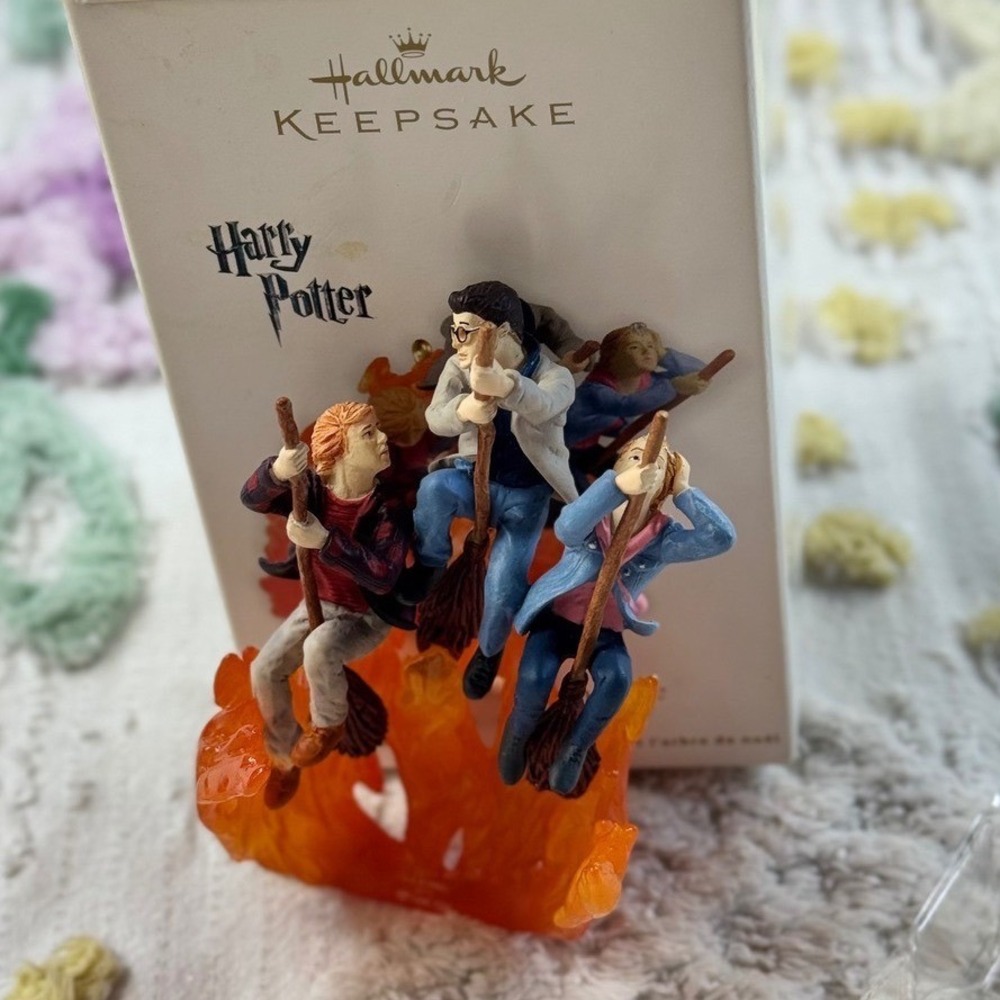 Hallmark Keepsake Harry Potter Fleeing the Fiendfyre 2011 Ornament QXI2427